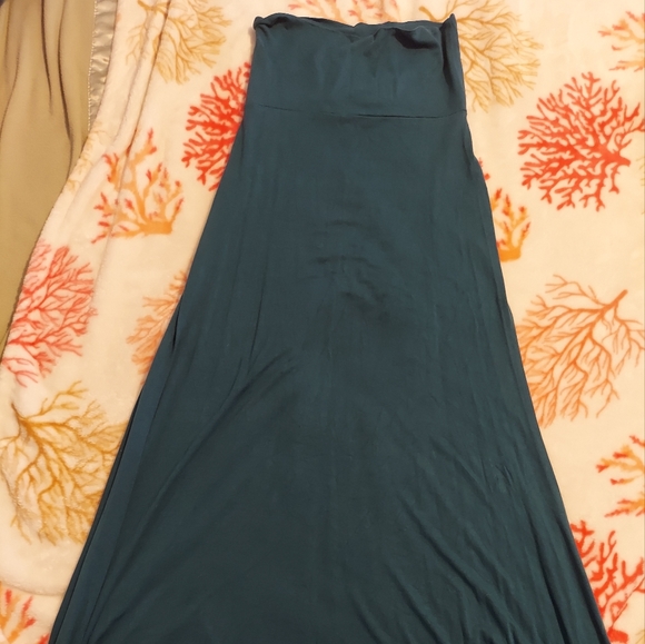 Emerald Green Skirt - Picture 2 of 8